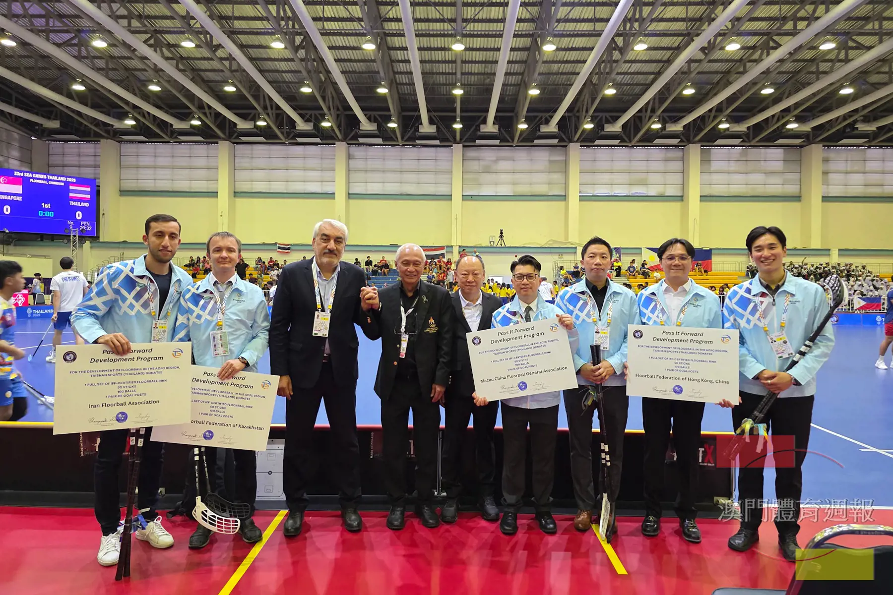 “Pass It Forward”發展計劃贊助儀式.jpg